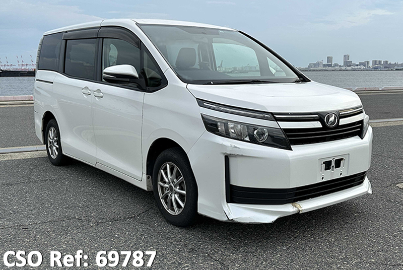 Toyota / Voxy 2014